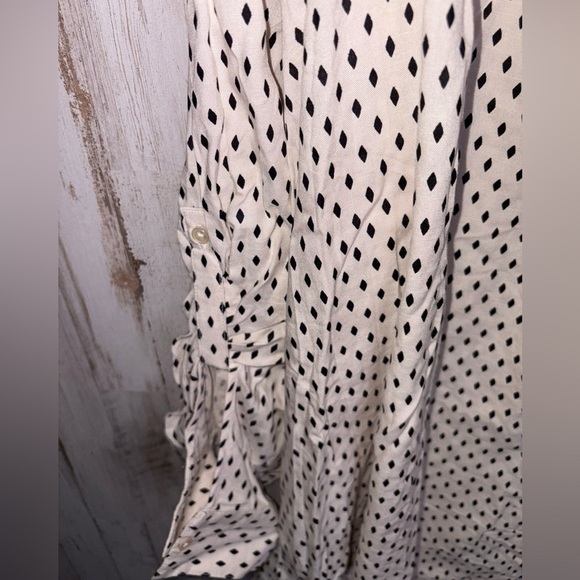 COPY - Lane Bryant Woman's Blouse Rolled Tab Long Sleeves Size 28 NWT - Picture 10 of 13